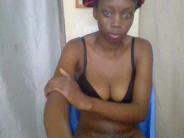 Essyknight live cam on BongaCams