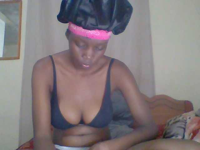 Essyknight live cam on BongaCams