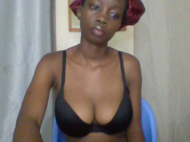 Essyknight live cam on BongaCams
