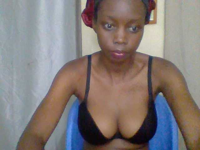 Essyknight live cam on BongaCams