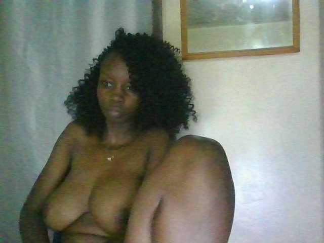 Essyknight live cam on BongaCams