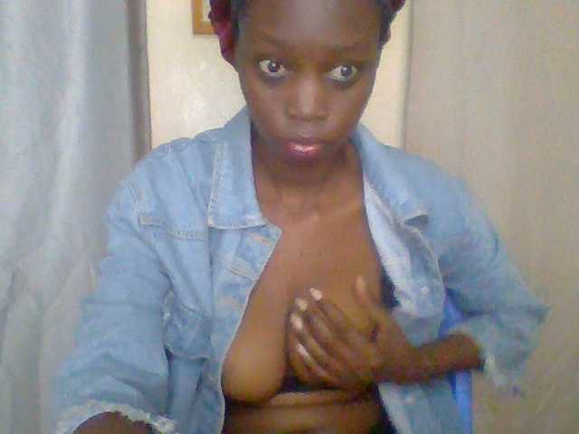 Essyknight live cam on BongaCams