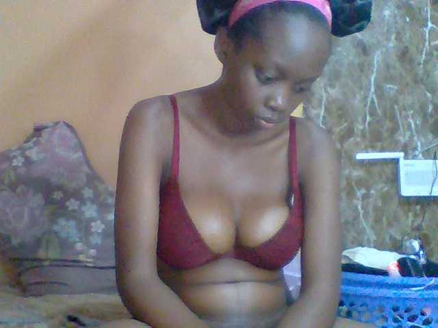 Essyknight live cam on BongaCams