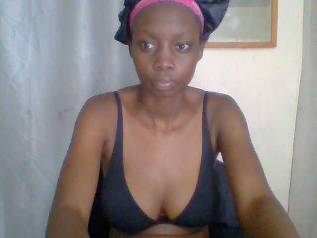 Essyknight live cam on BongaCams