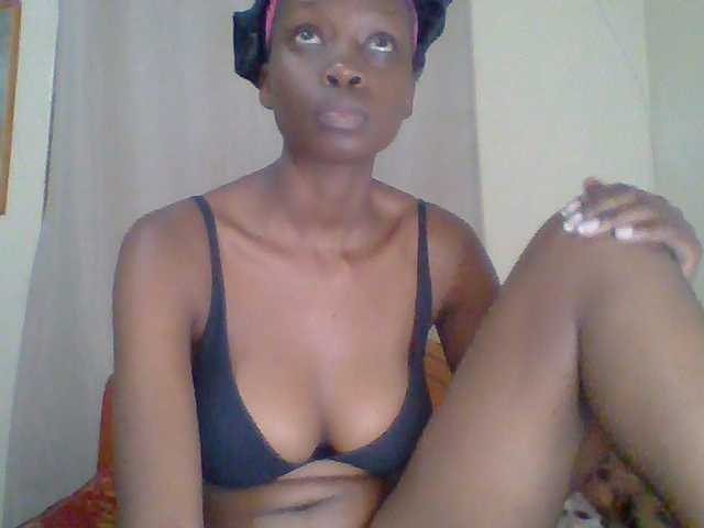 Essyknight live cam on BongaCams