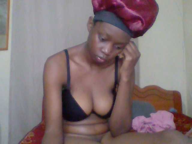 Essyknight live cam on BongaCams