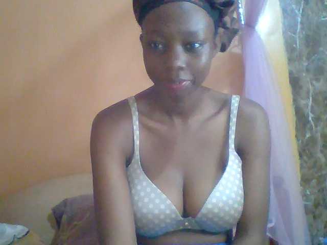 Essyknight live cam on BongaCams