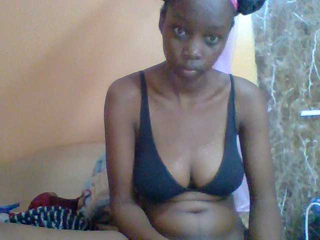 Essyknight live cam on BongaCams
