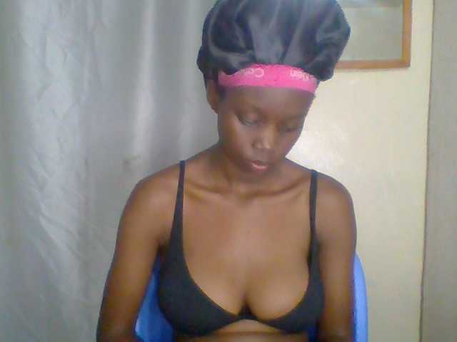 Essyknight live cam on BongaCams