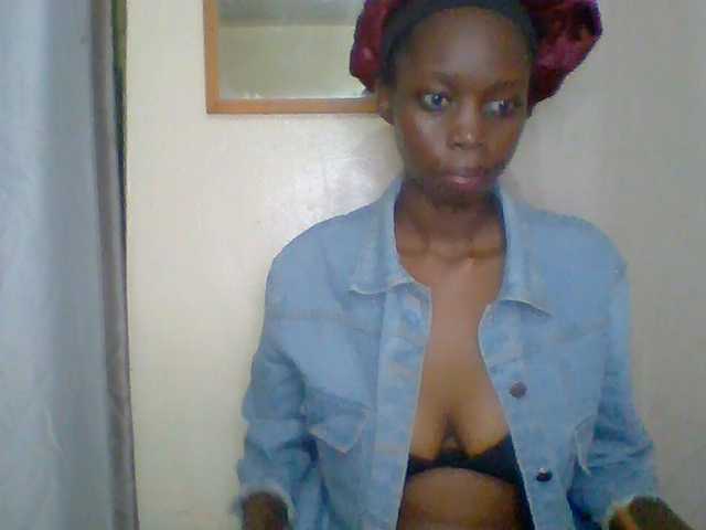 Essyknight live cam on BongaCams