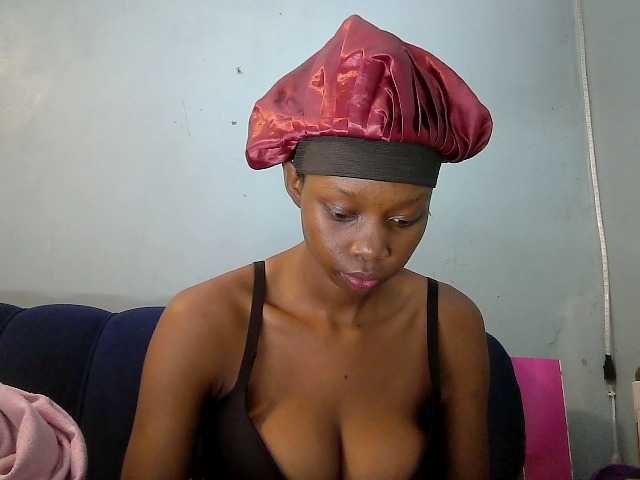 Essyknight live cam on BongaCams