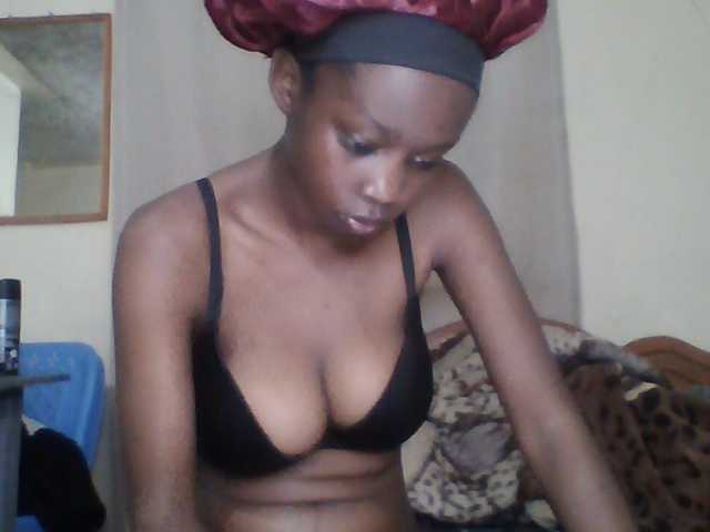 Essyknight live cam on BongaCams
