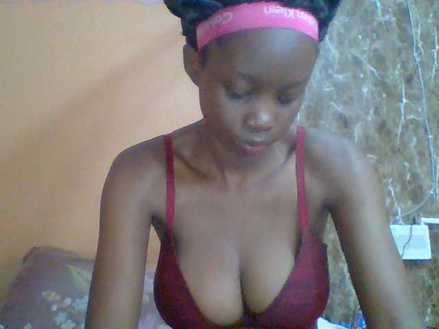 Essyknight live cam on BongaCams