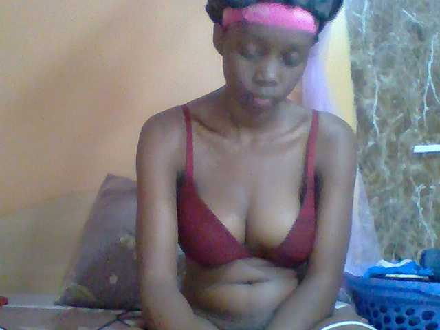 Essyknight live cam on BongaCams