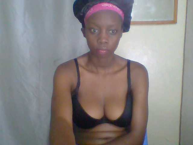 Essyknight live cam on BongaCams
