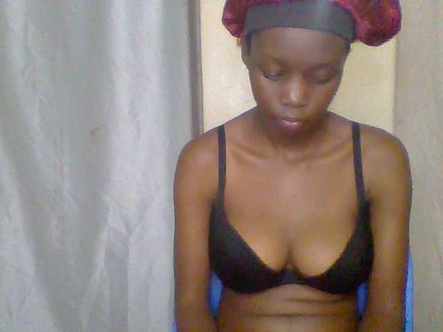 Essyknight live cam on BongaCams