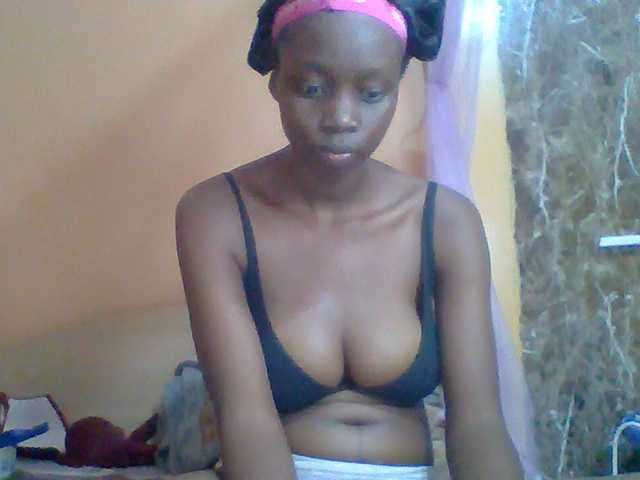 Essyknight live cam on BongaCams