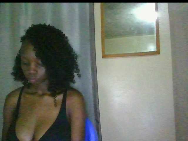 Essyknight live cam on BongaCams