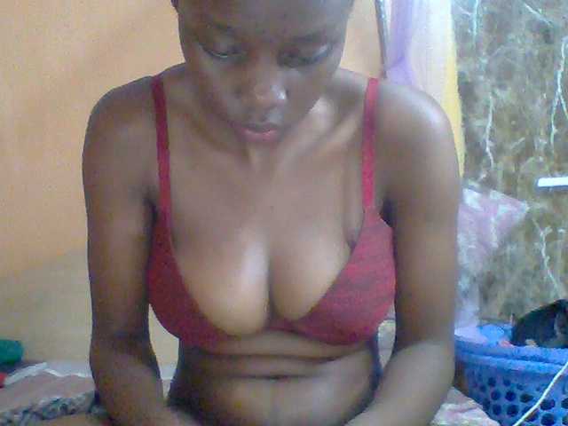 Essyknight live cam on BongaCams