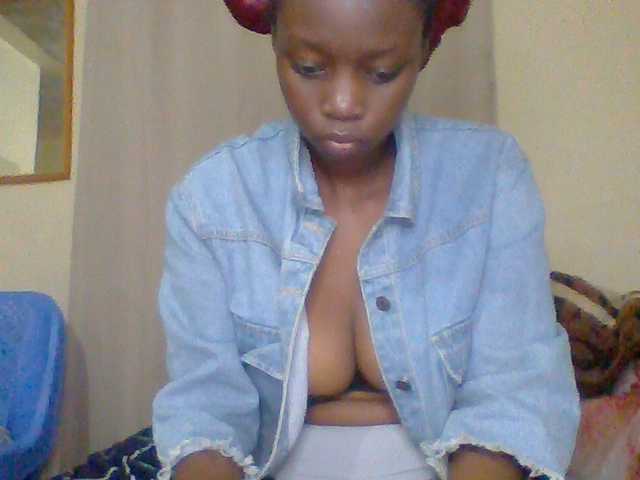 Essyknight live cam on BongaCams