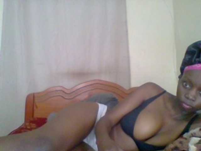 Essyknight live cam on BongaCams