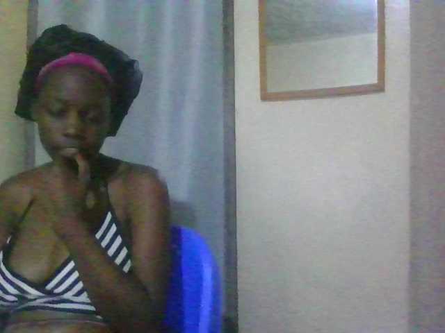 Essyknight live cam on BongaCams