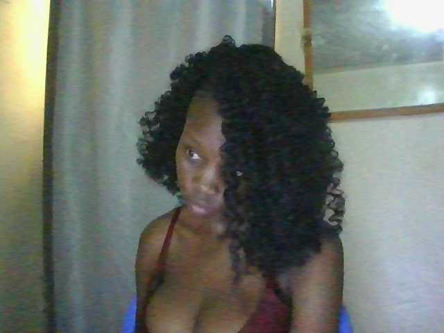 Essyknight live cam on BongaCams
