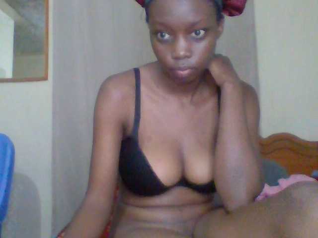 Essyknight live cam on BongaCams