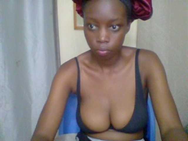 Essyknight live cam on BongaCams