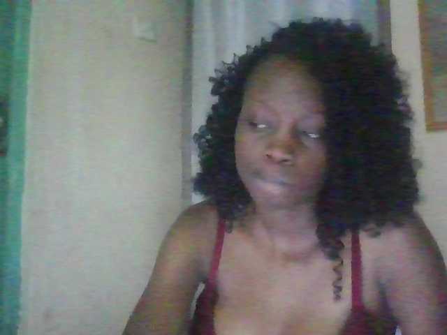Essyknight live cam on BongaCams