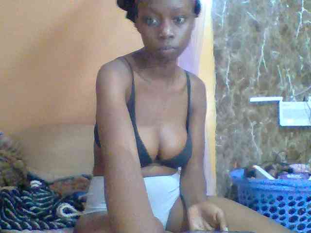 Essyknight Live Webcam on BongaCams