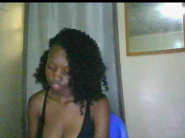 Modèle: Sexyebonyxx