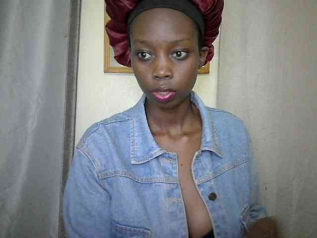 Modèle: Sexyebonyxx