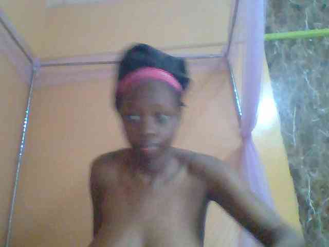 Modèle: Sexyebonyxx