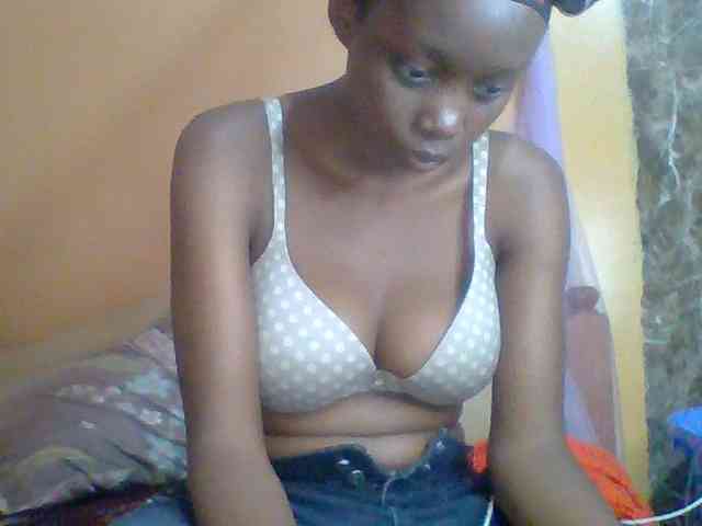sexyebonyxx's live room