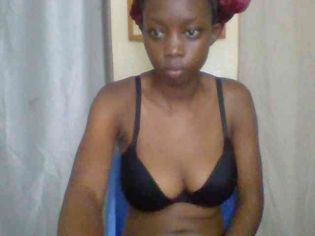 Modèle: Sexyebonyxx