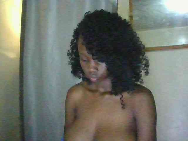 Modèle: Sexyebonyxx