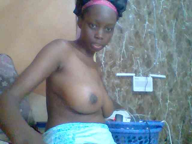 Sexyebonyxx webcam