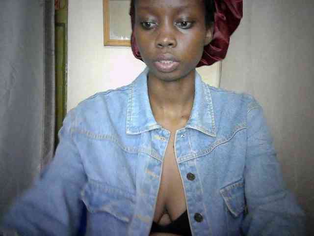 Sexyebonyxx webcam