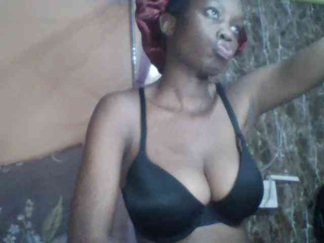 Modèle: Sexyebonyxx