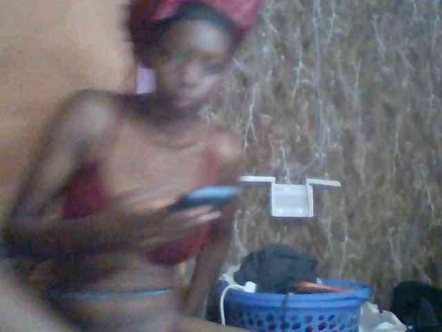 sexyebonyxx's live room
