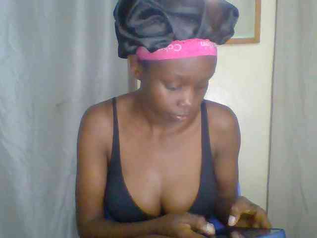 Sexyebonyxx webcam