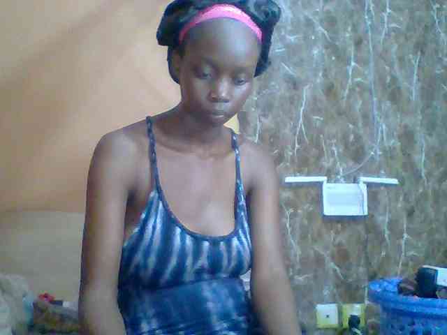 Sexyebonyxx webcam