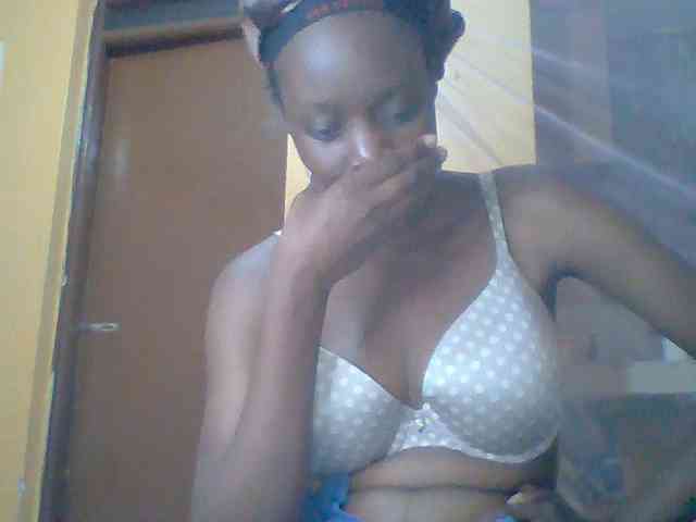 Modèle: Sexyebonyxx