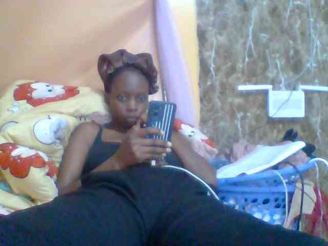 Sexyebonyxx webcam