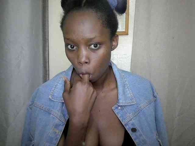 Sexyebonyxx webcam