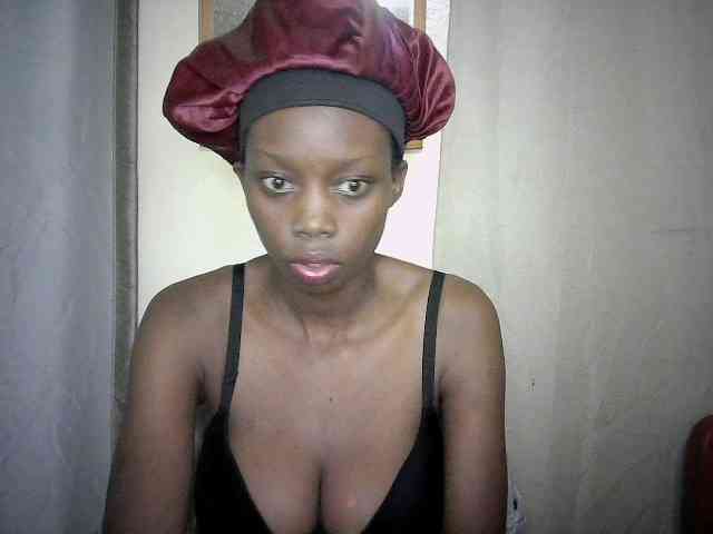 Sexyebonyxx webcam