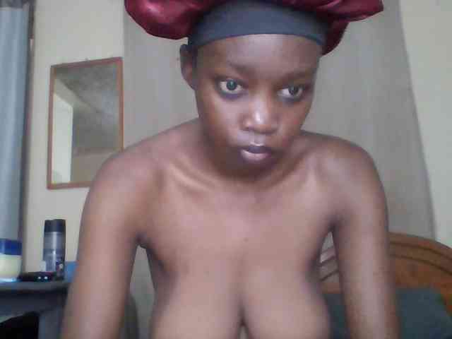 Modèle: Sexyebonyxx