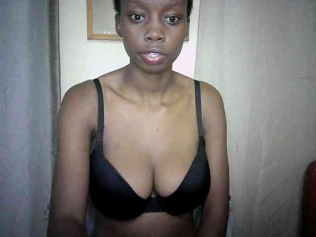 Sexyebonyxx webcam