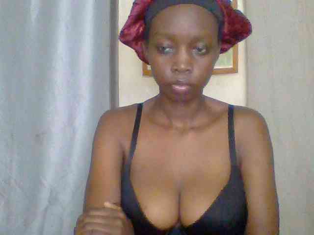 Modèle: Sexyebonyxx